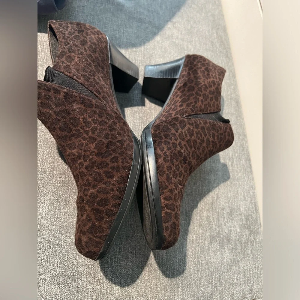 Munro Womens Brown Leopard Print Fabric Zip Up Booties - Picture 5 of 6